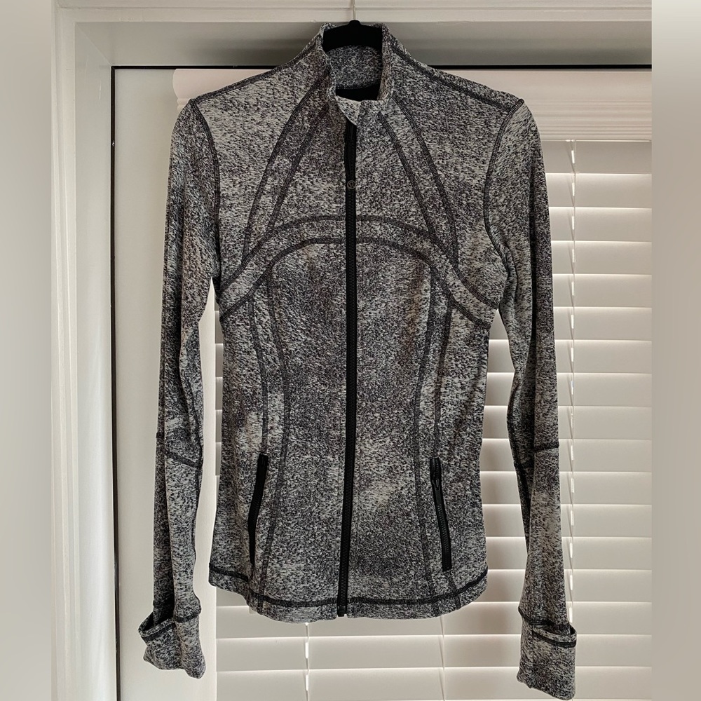 LULULEMON JACKET LIKE NEW